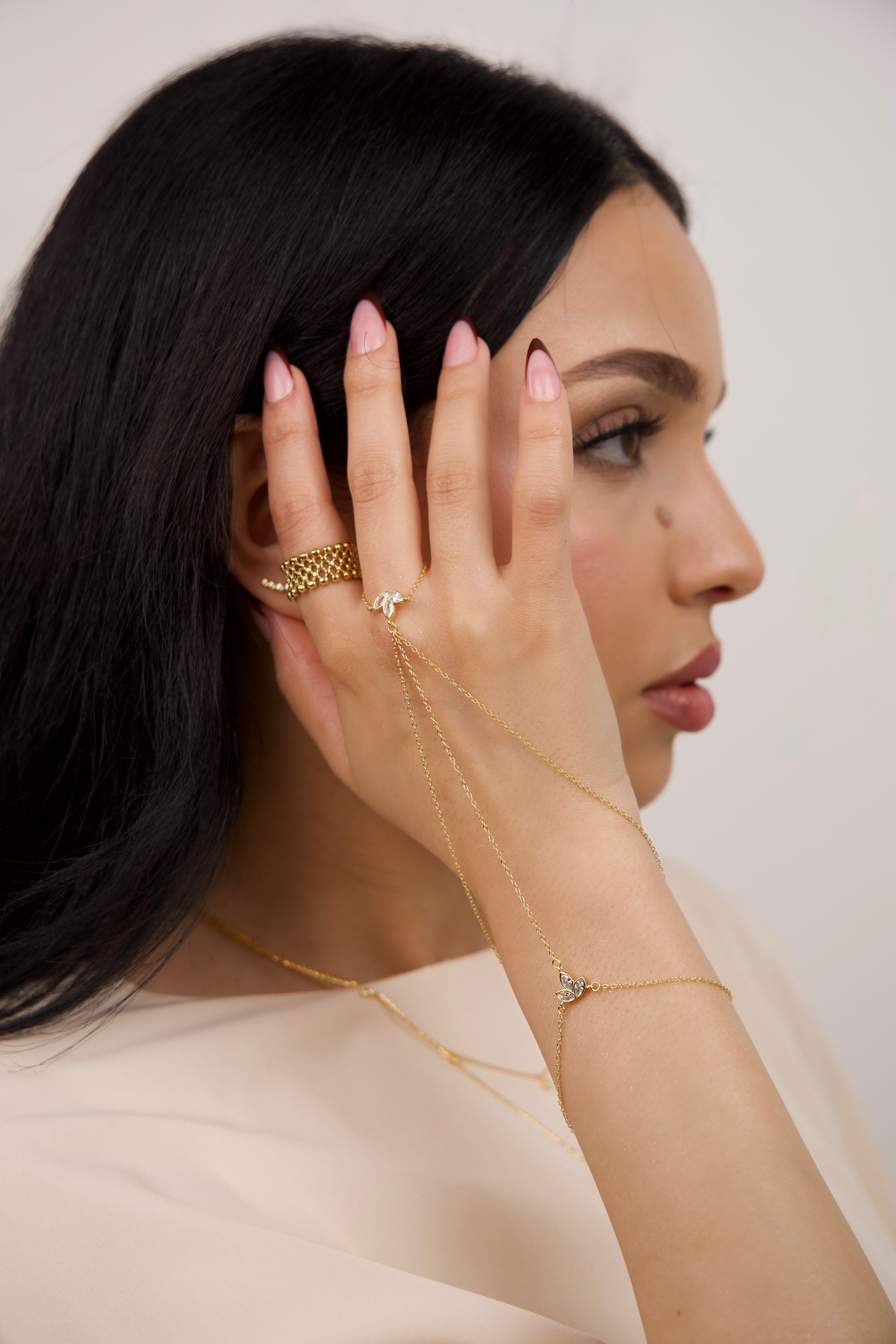Yusra Hand Chain