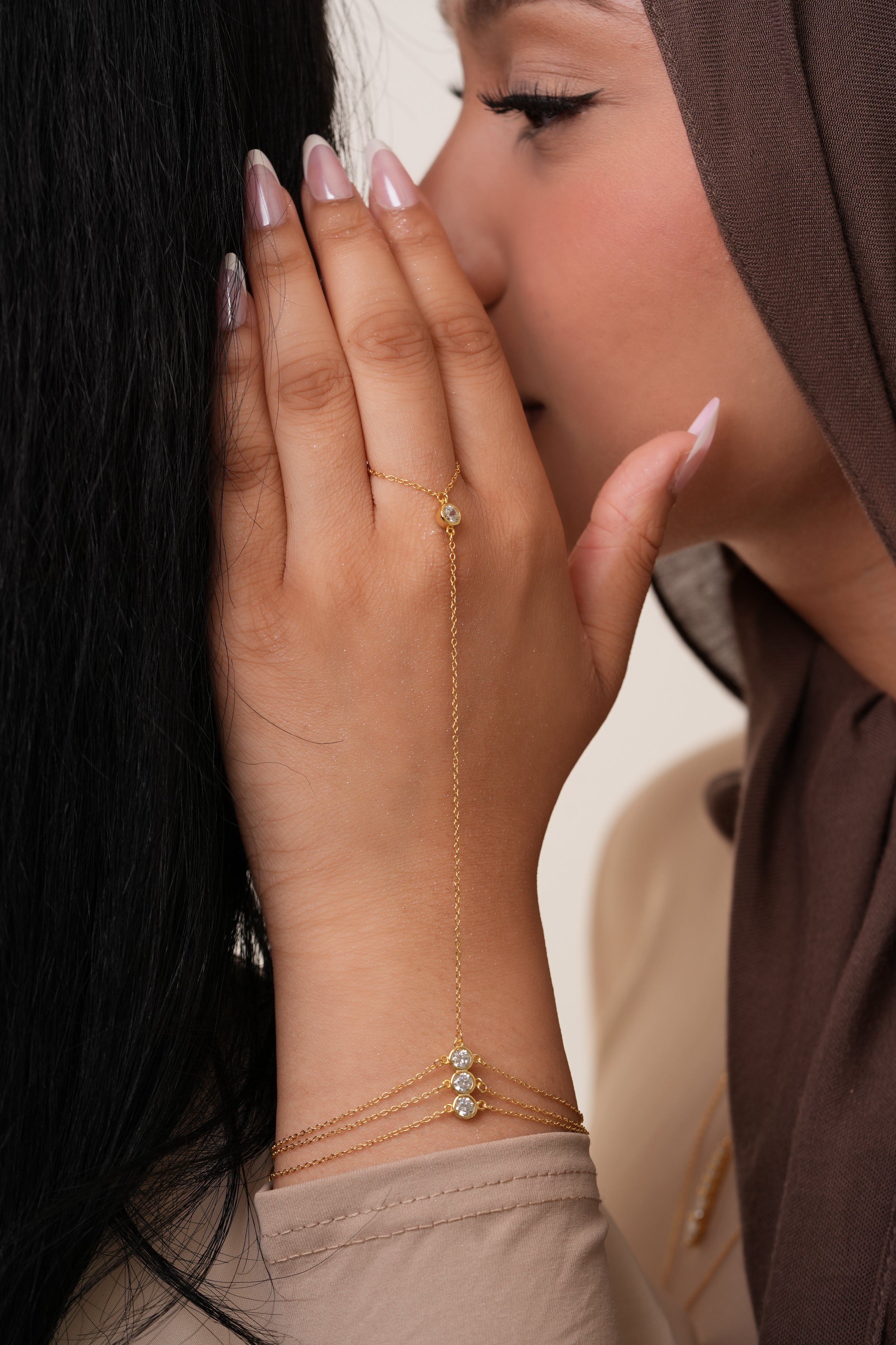 Arina Hand Chain