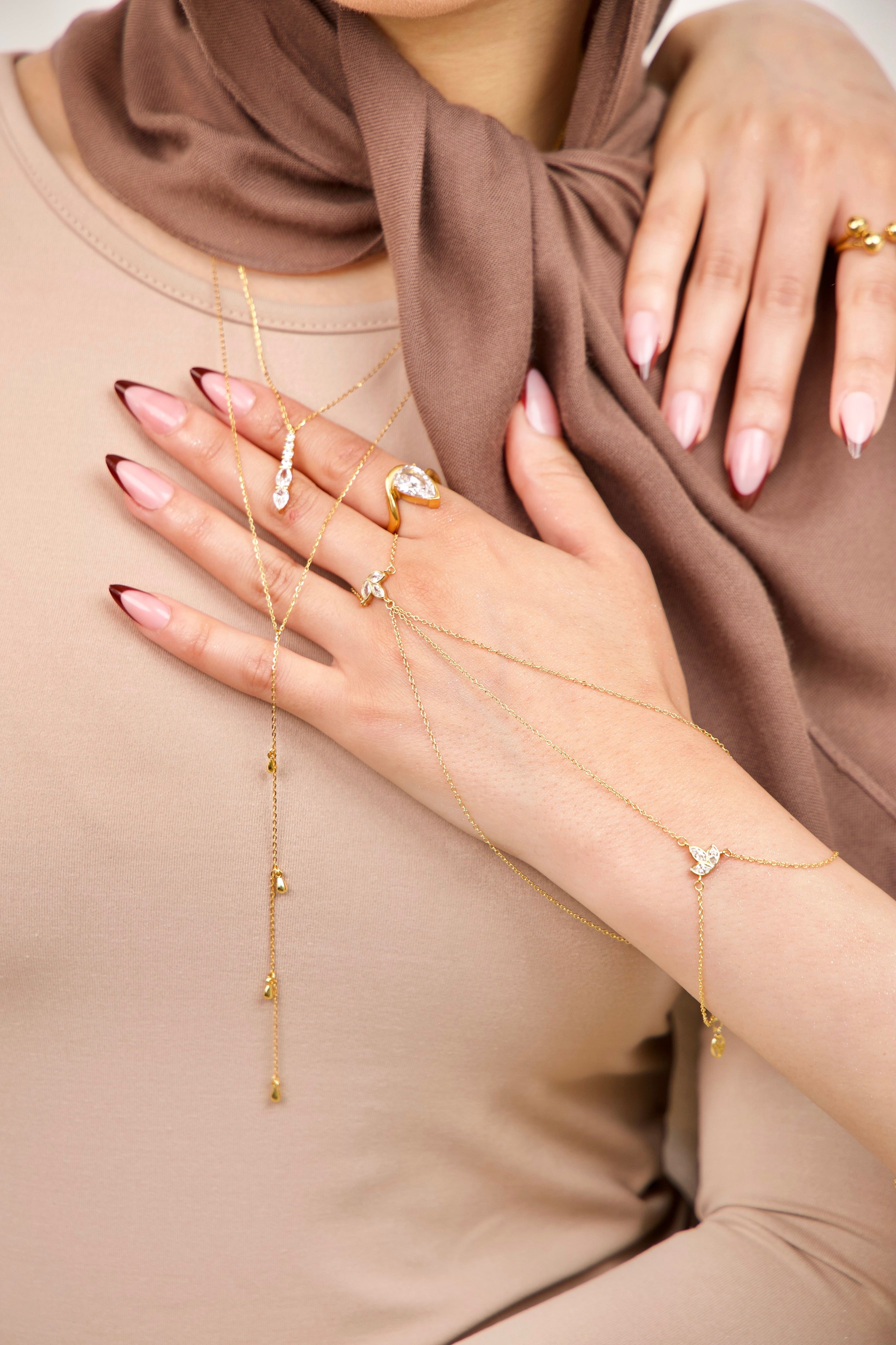 Yusra Hand Chain