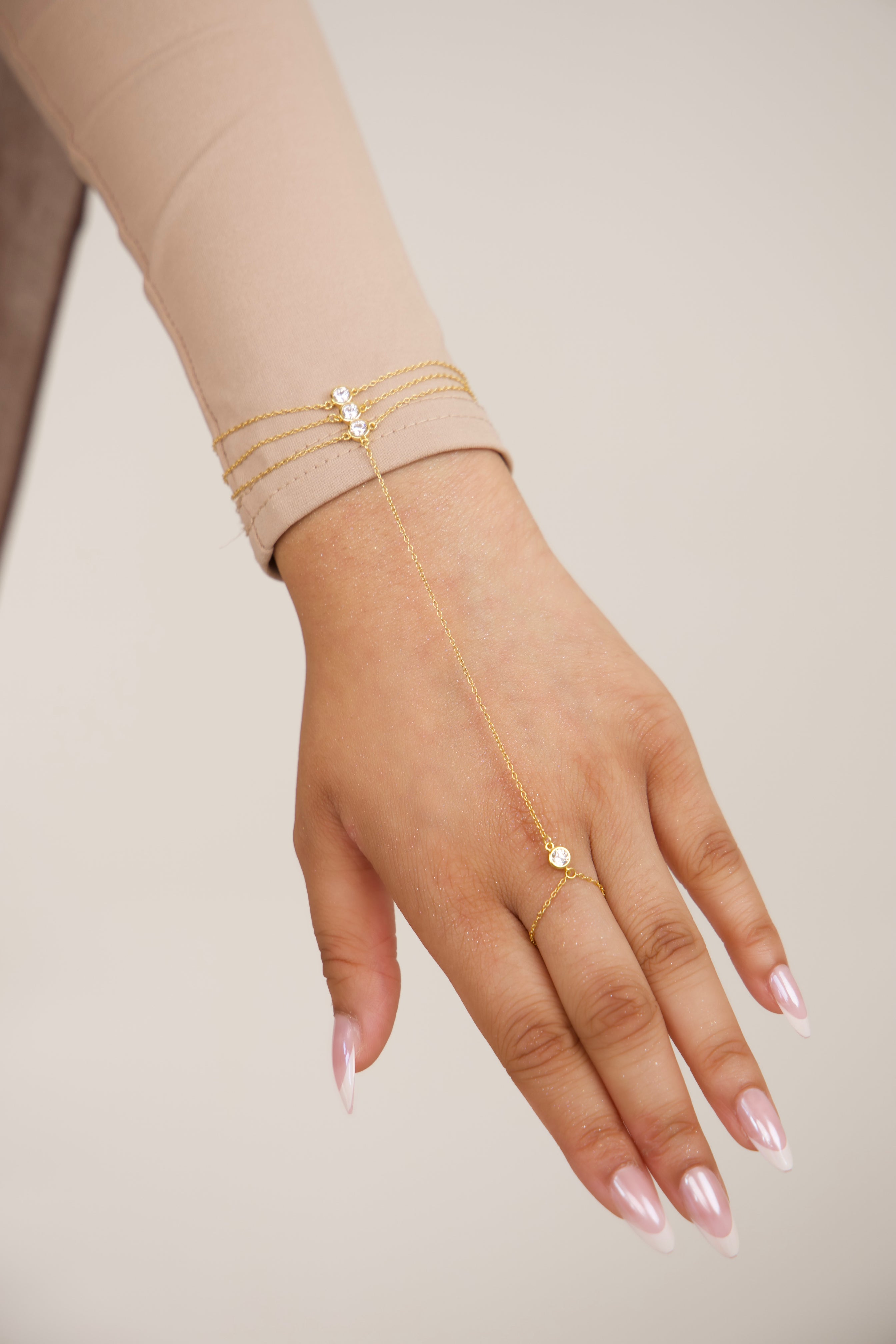 Arina Hand Chain