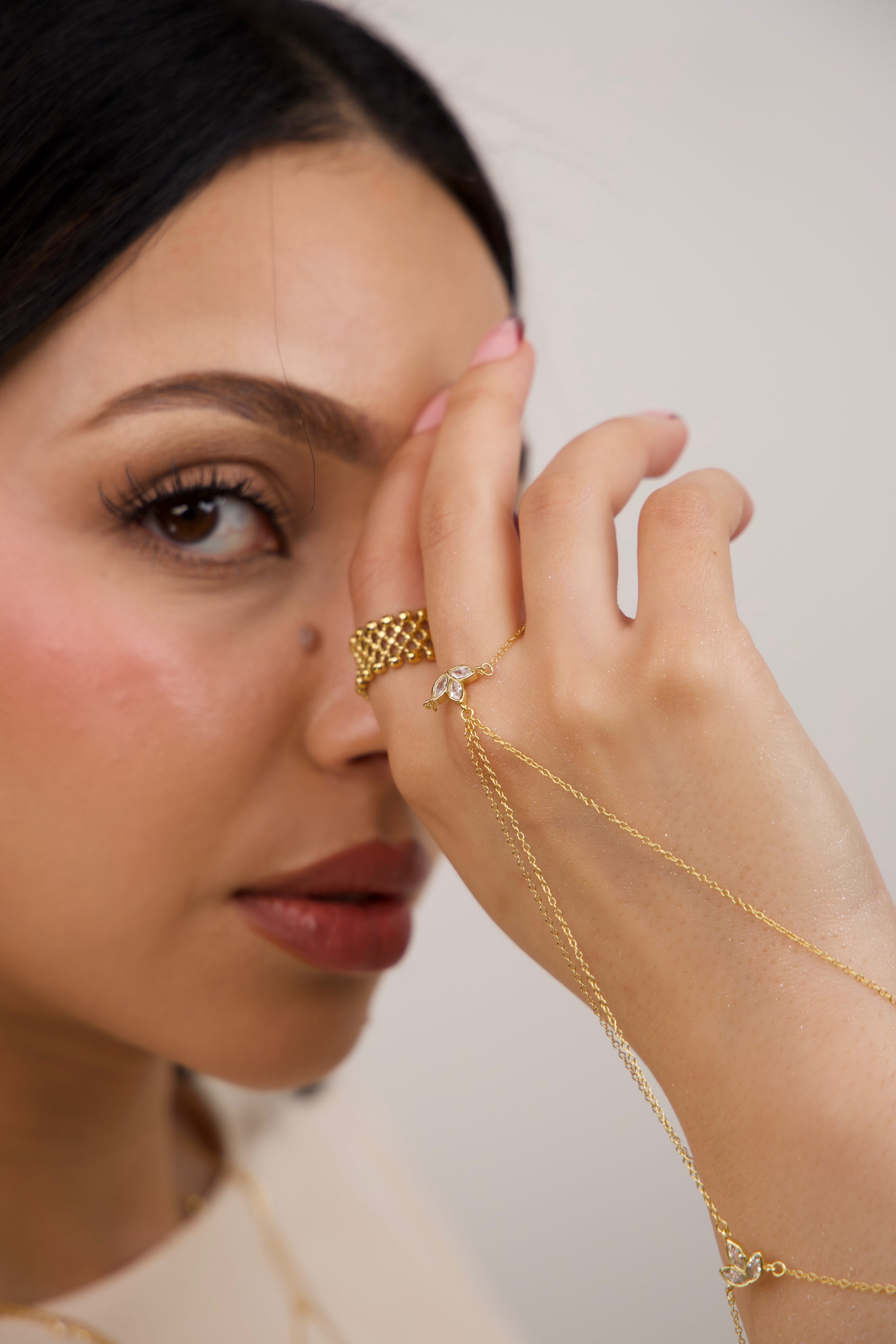 Yusra Hand Chain