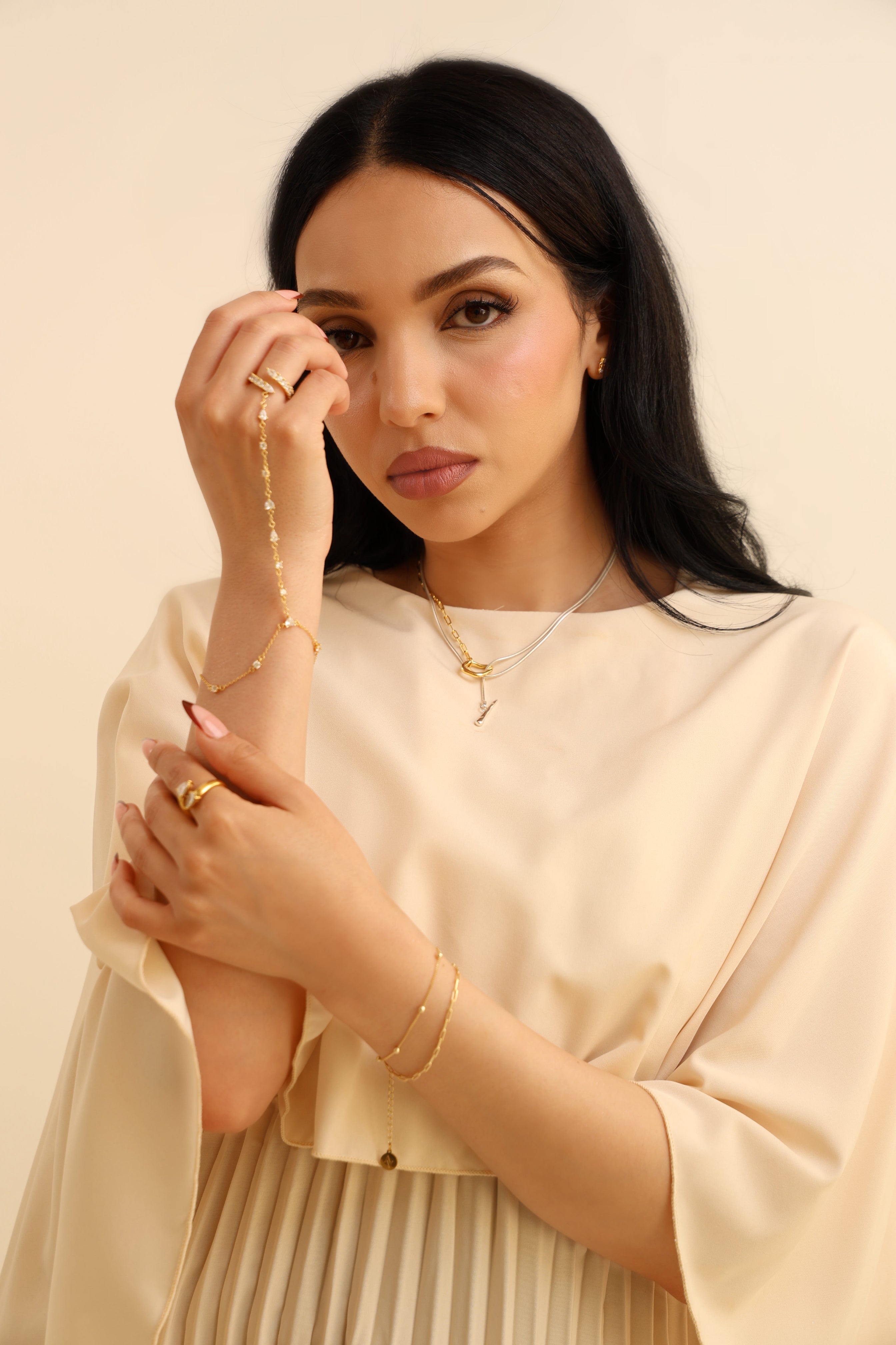 Amoura Hand Chain